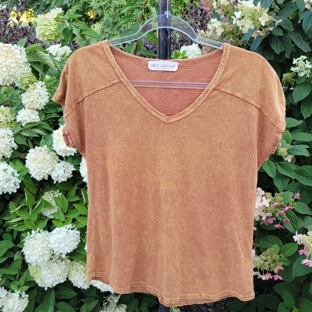 Amerikanable v neck Mineral Washed Rust color cap sleeve t-shirt size Small